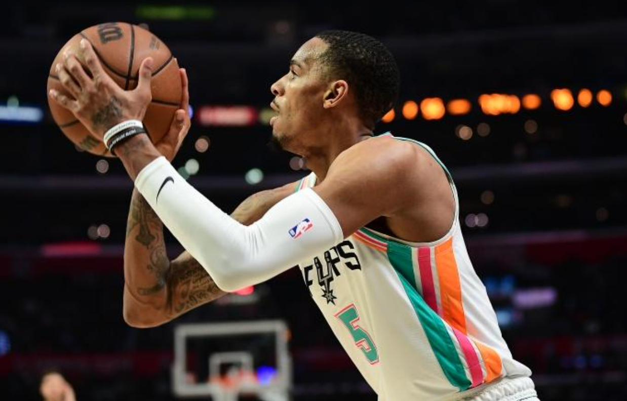 关键时刻瓦伦西亚迎来里程碑——NBA季后赛节点到来；媒体盛赞；高层口径保持一致的简单介绍