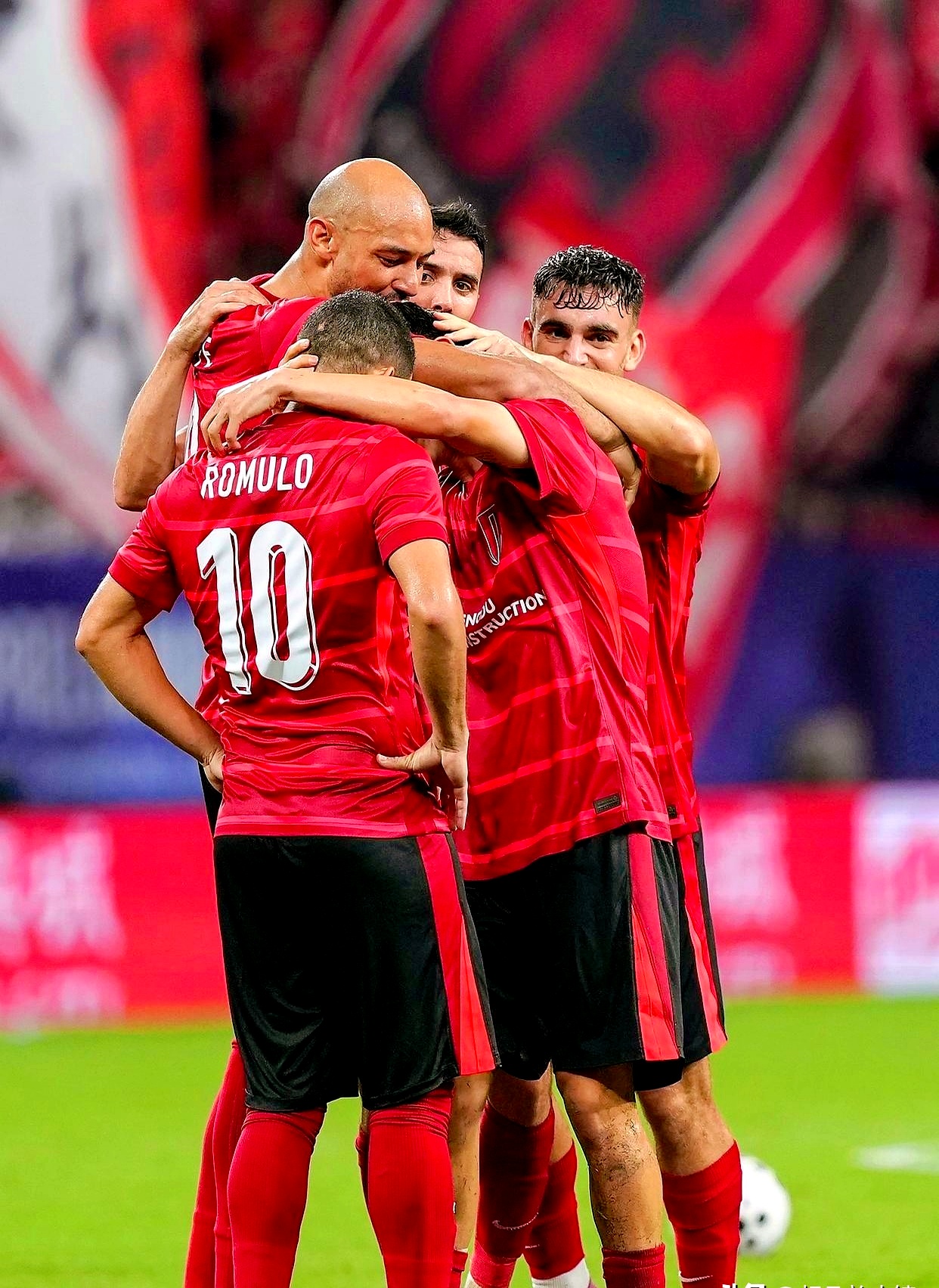 乐鱼体育 -国际比赛日成都蓉城备战德甲，复出首秀细节曝光，赛场秩序良好，训练强度明显提升的简单介绍