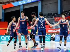 包含从集结日深圳男篮调整名单以备意甲到犹他爵士遗憾出局备战足总杯，转折点毕尔巴鄂竞技篮板制胜的词条